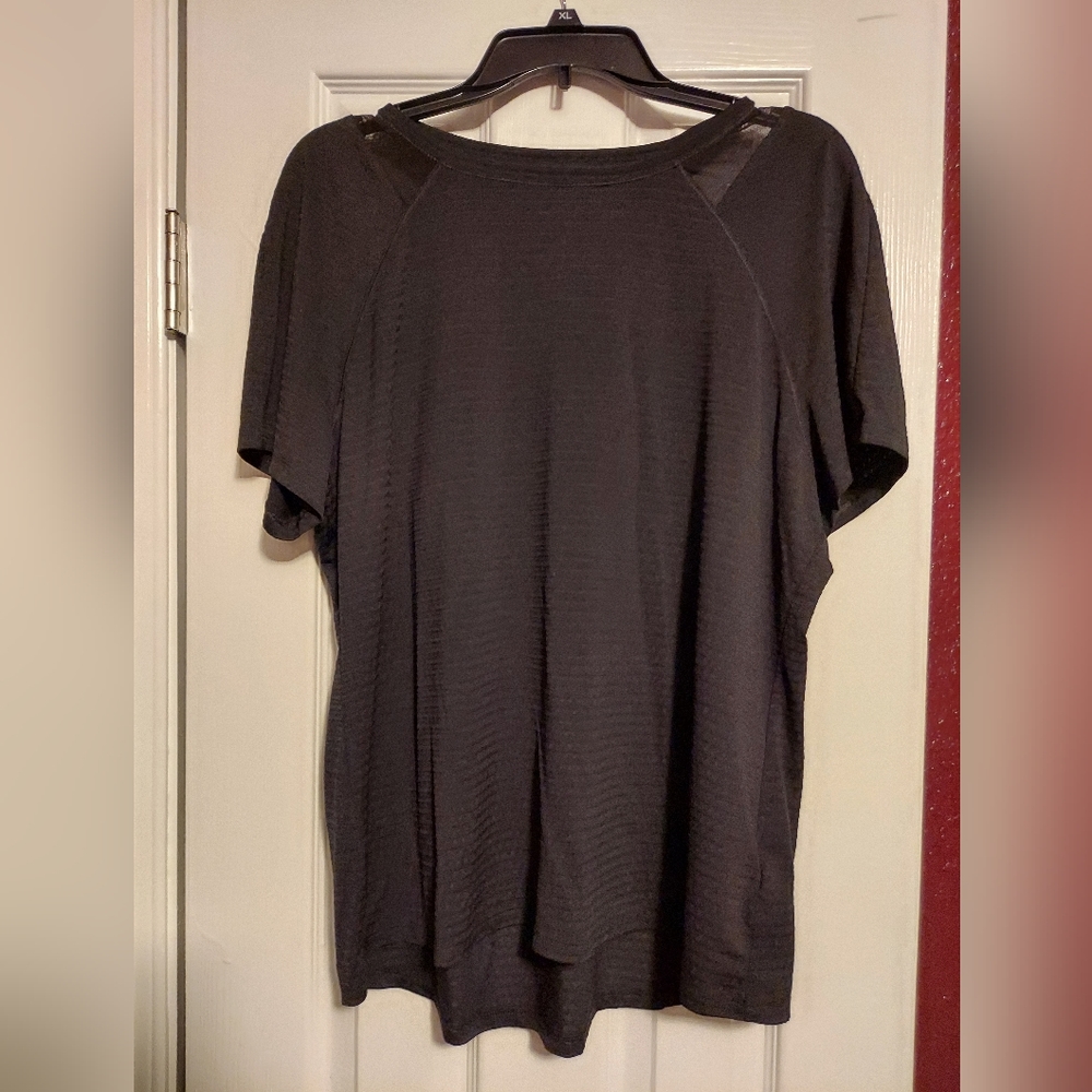 Women's workout top